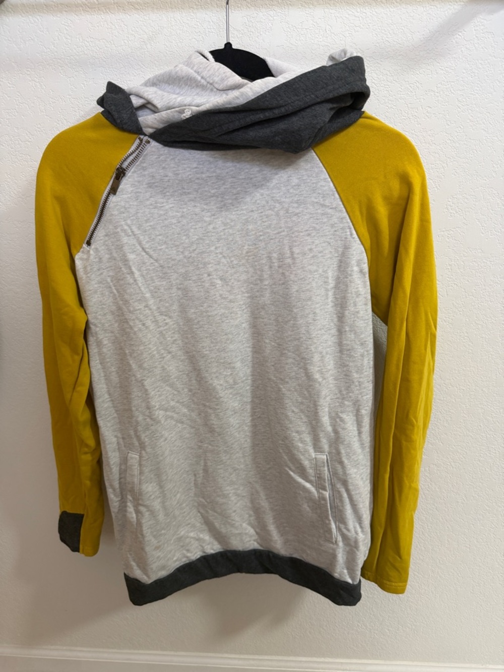 Women's Two-Tone Hooded Raglan Sweatshirt - Gray and Mustard